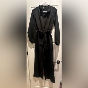 Elegant Black Long-Sleeve Dress